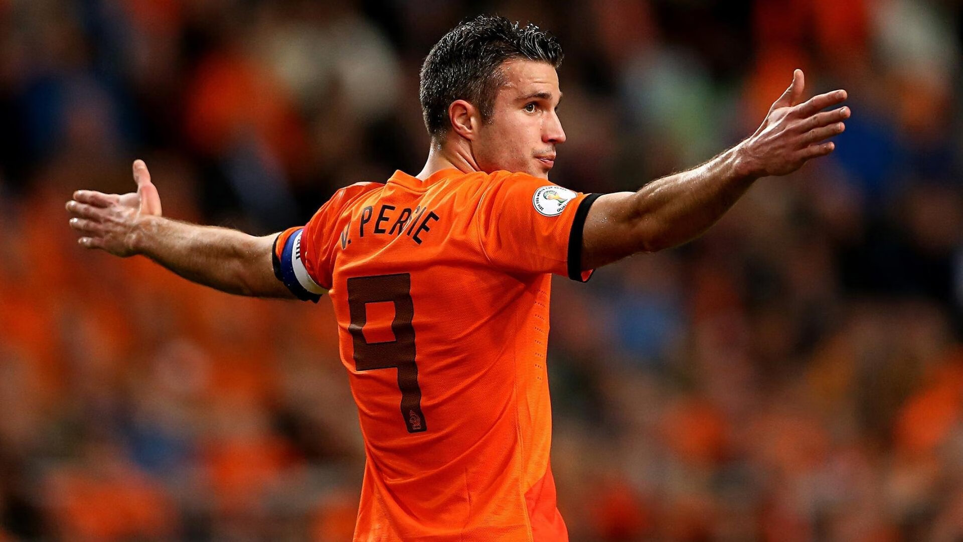 泪目了，钟义浩赛后连夜赶赴青岛，海牛进球瞬间他哭得像孩子，知乎钟义燊