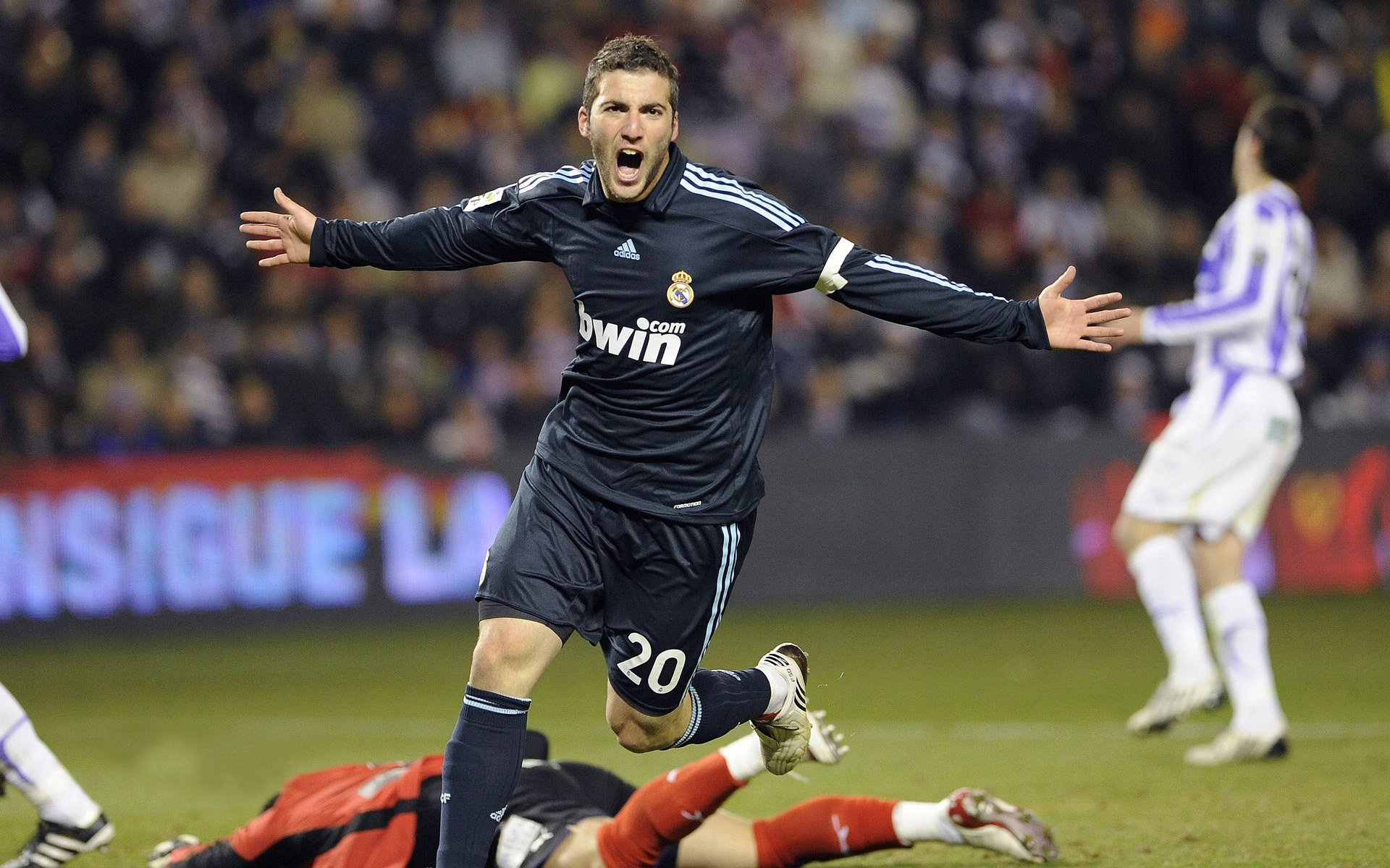 火箭的全面提升，成为西部强队的竞争者，火箭是西部球队吗